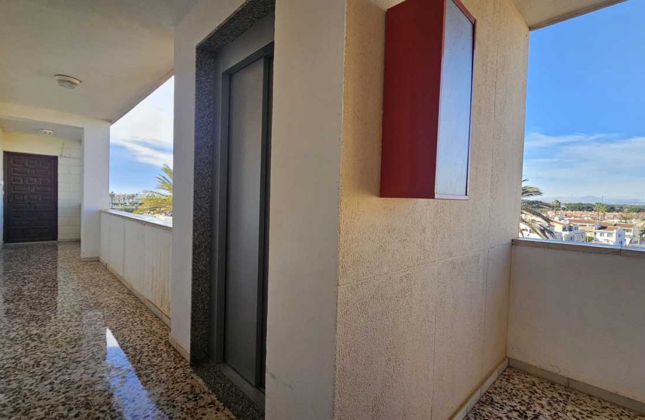 Resale - Apartment / flat - Mil Palmeras