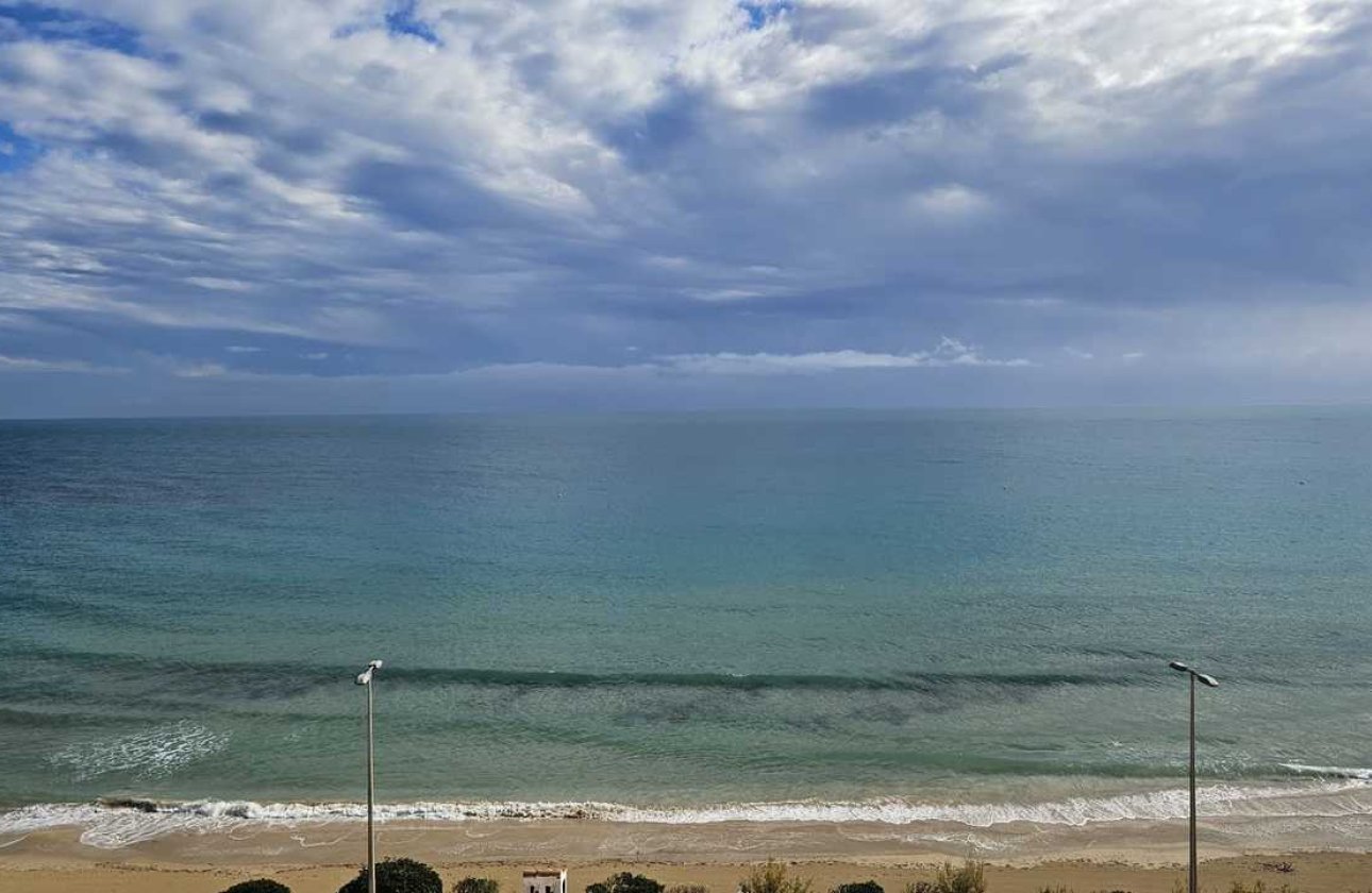 Resale - Apartment / flat - Mil Palmeras