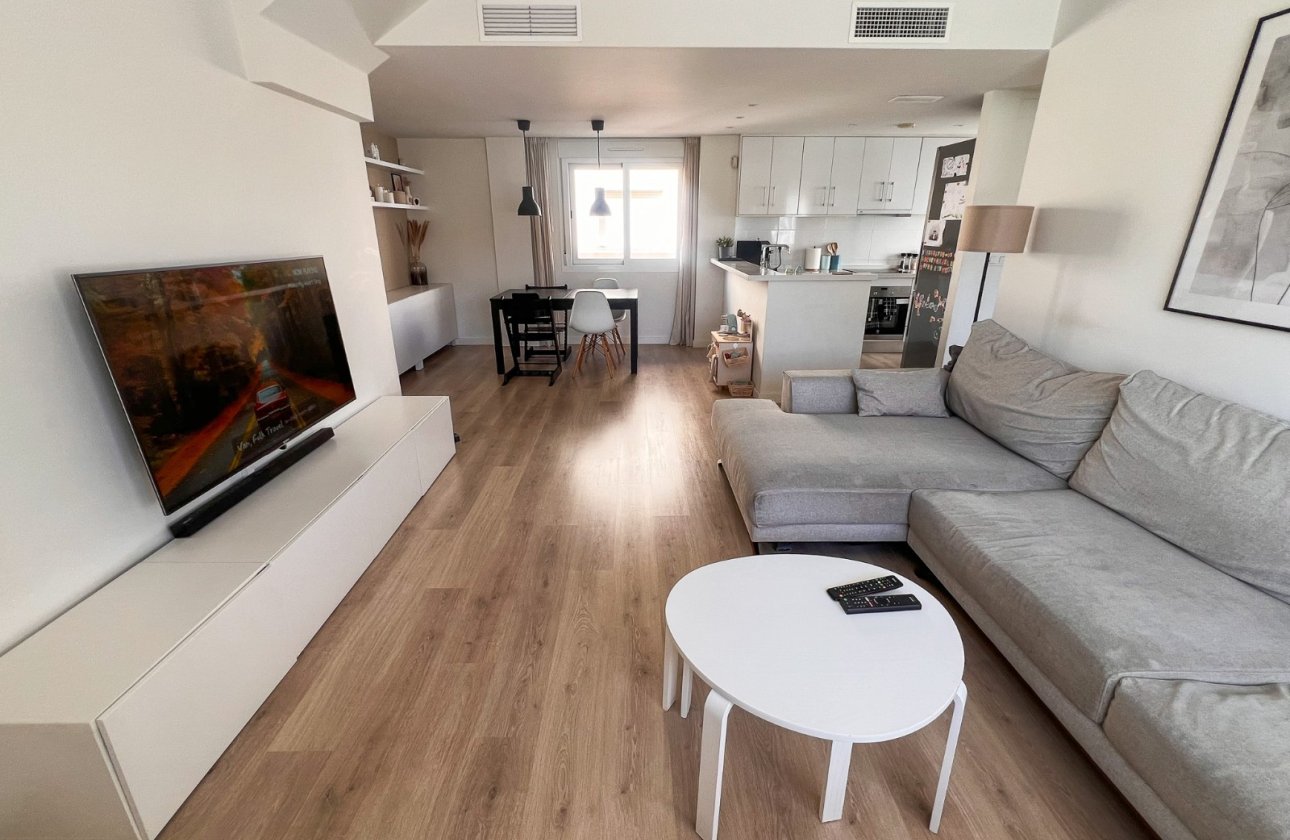 Resale - Villa - Torrevieja