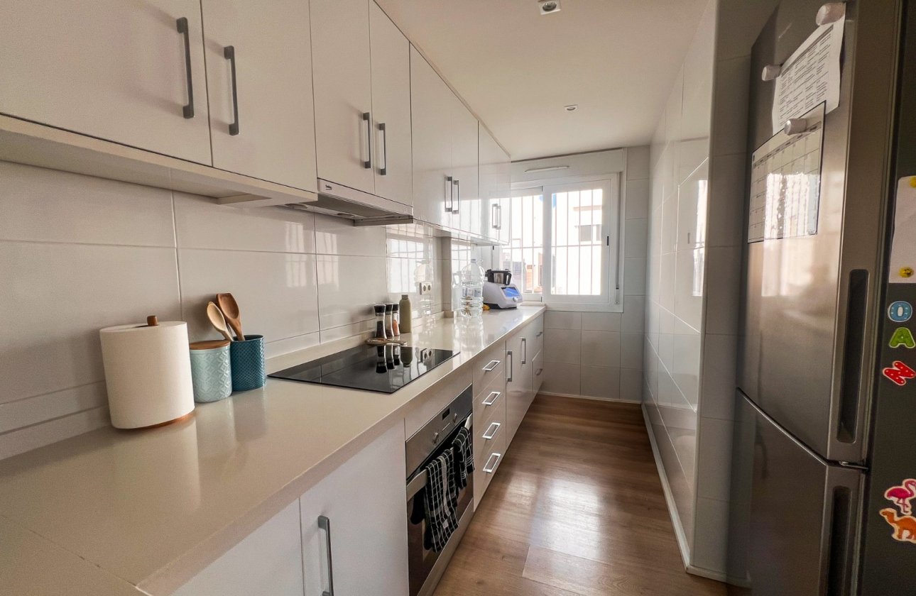 Resale - Villa - Torrevieja