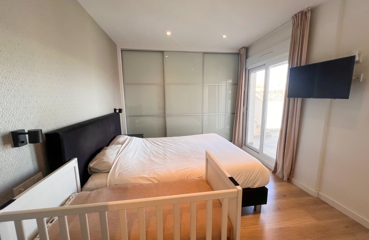 Resale - Villa - Torrevieja