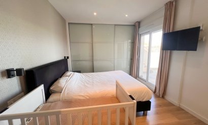 Resale - Villa - Torrevieja