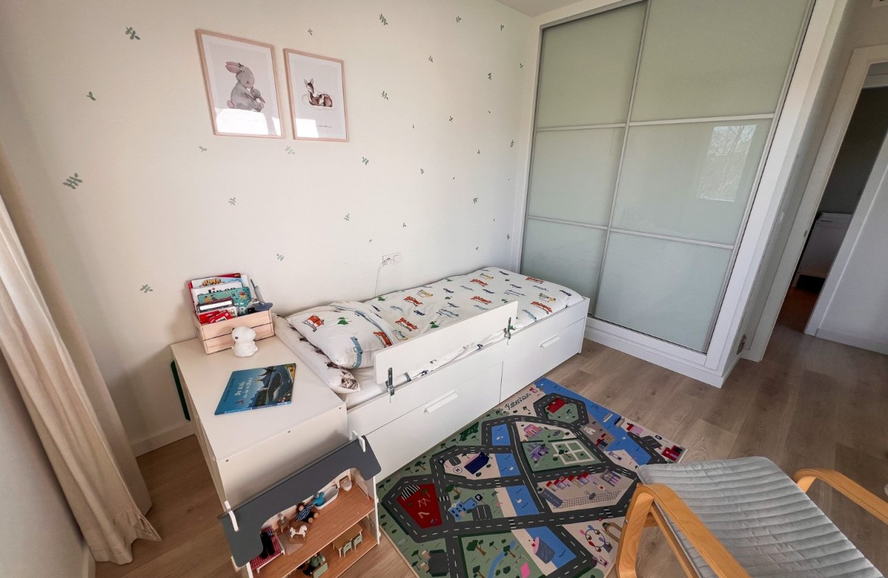 Resale - Villa - Torrevieja