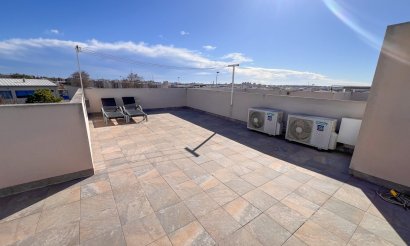 Resale - Villa - Torrevieja