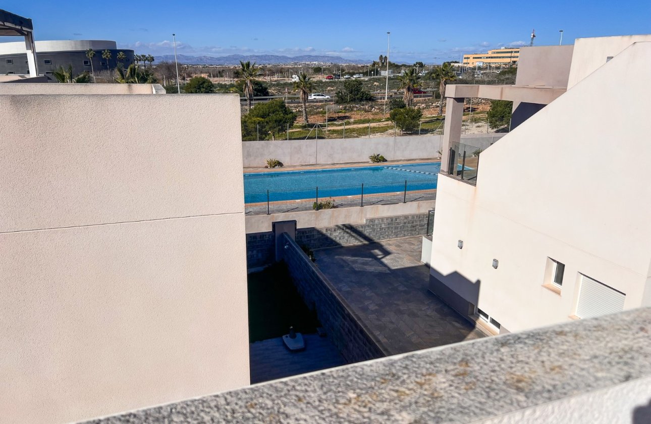 Resale - Villa - Torrevieja