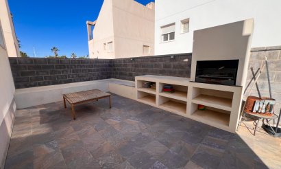 Resale - Villa - Torrevieja