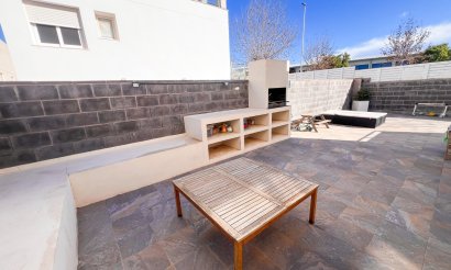 Resale - Villa - Torrevieja