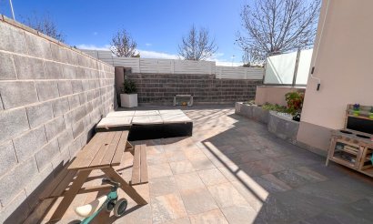 Resale - Villa - Torrevieja