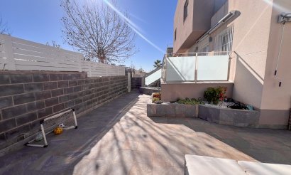 Resale - Villa - Torrevieja
