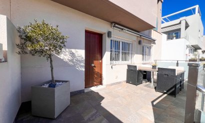 Resale - Villa - Torrevieja
