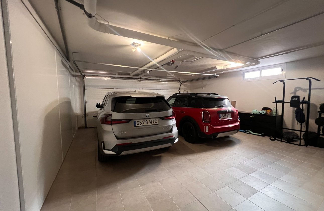 Resale - Villa - Torrevieja