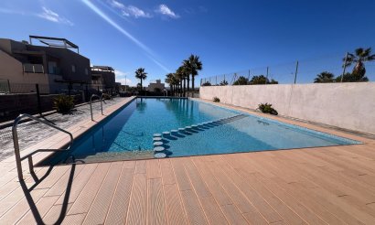 Resale - Villa - Torrevieja