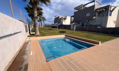 Resale - Villa - Torrevieja