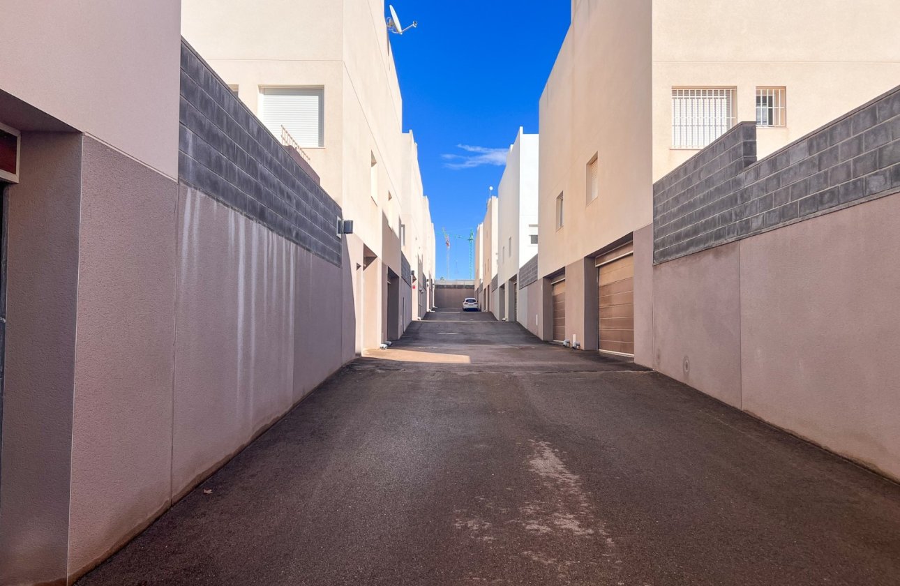 Resale - Villa - Torrevieja