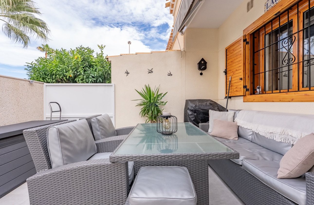 Resale - Villa - Orihuela Costa - Playa Flamenca