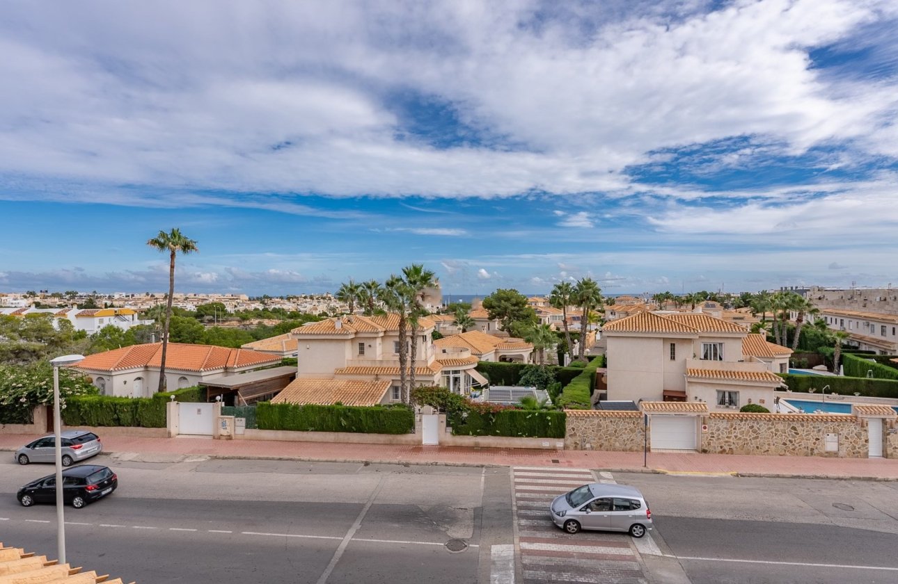 Resale - Villa - Orihuela Costa - Playa Flamenca