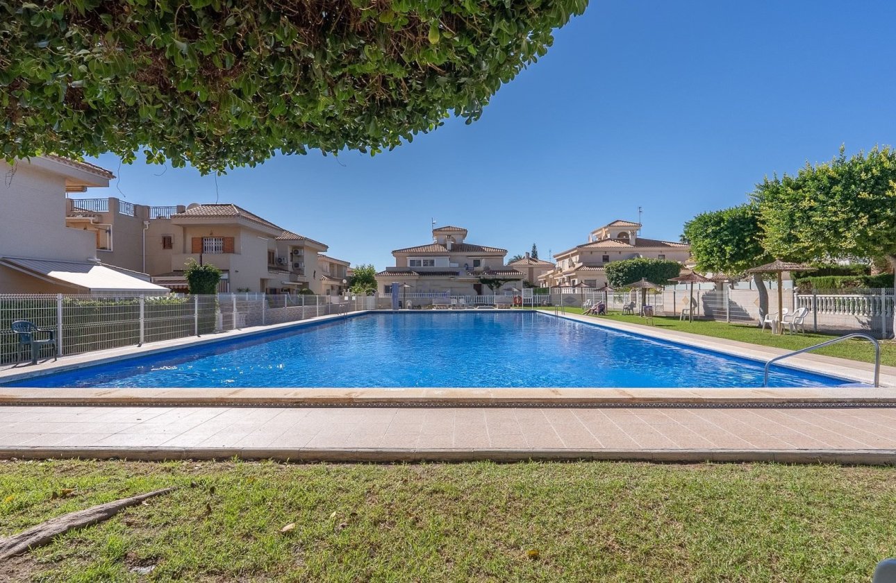 Resale - Villa - Orihuela Costa - Playa Flamenca