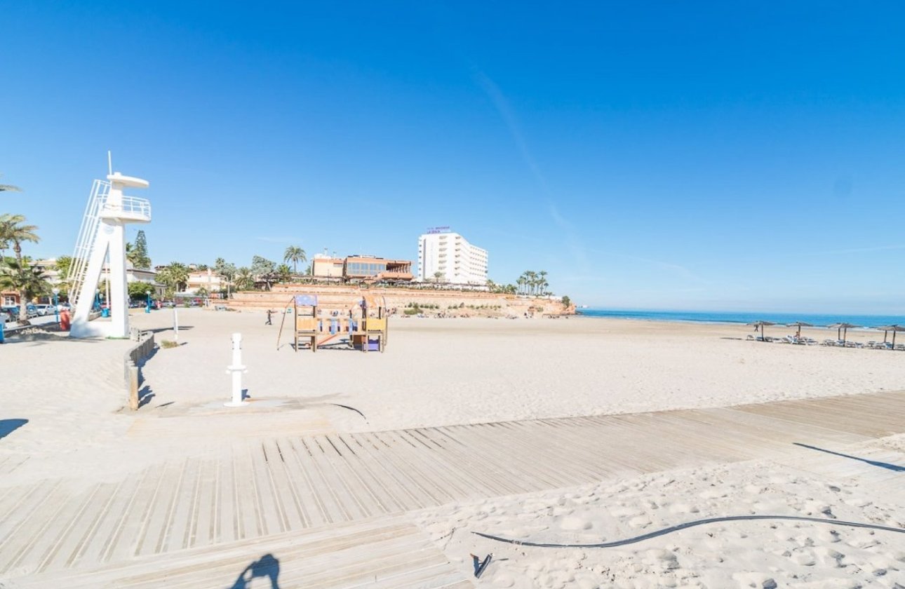 Resale - Villa - Orihuela Costa - Playa Flamenca