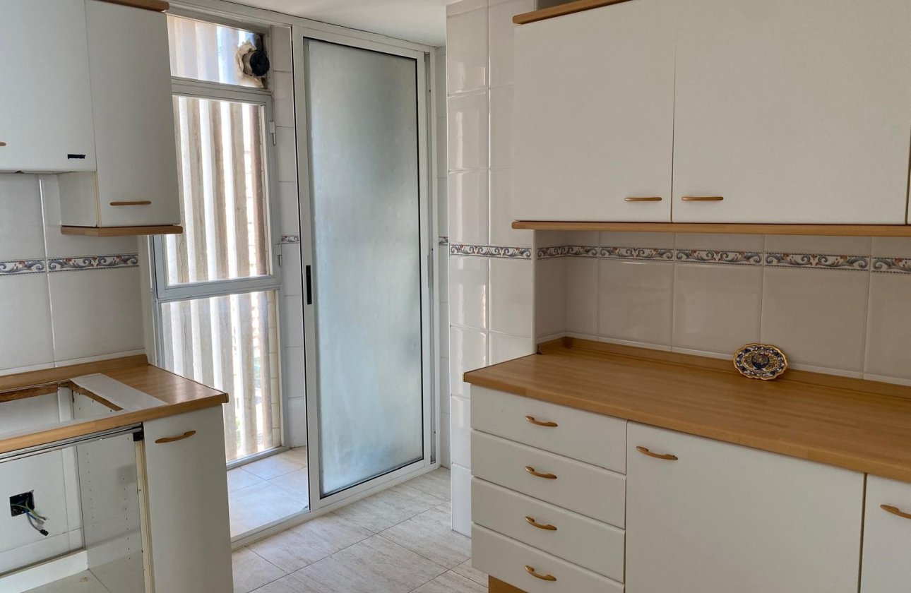 Reventa - Apartamento / piso - Benidorm - 1ª Linea De Playa