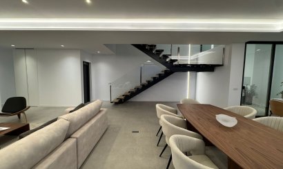 Resale - Villa - Altea