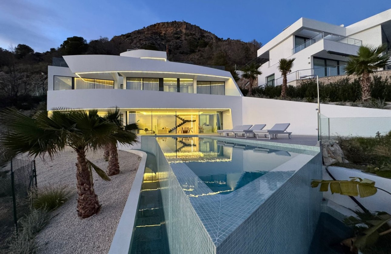 Resale - Villa - Altea