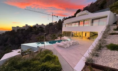 Resale - Villa - Altea