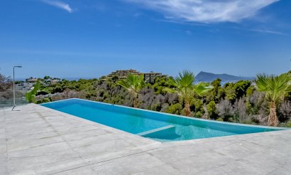 Resale - Villa - Altea
