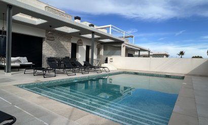 Resale - Villa - Los Balcones