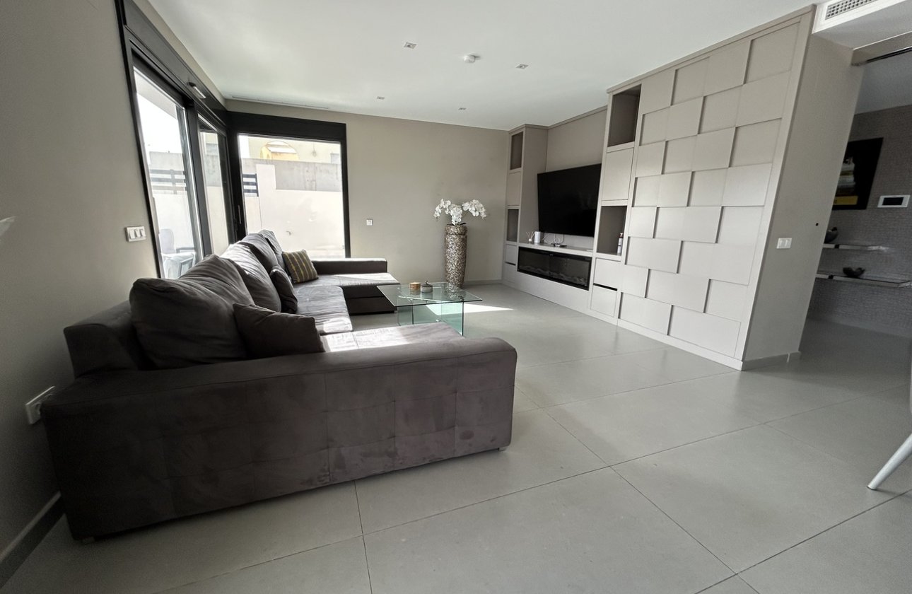 Resale - Villa - Los Balcones