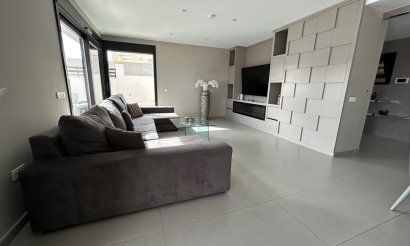 Resale - Villa - Los Balcones