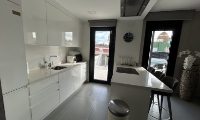 Resale - Villa - Los Balcones