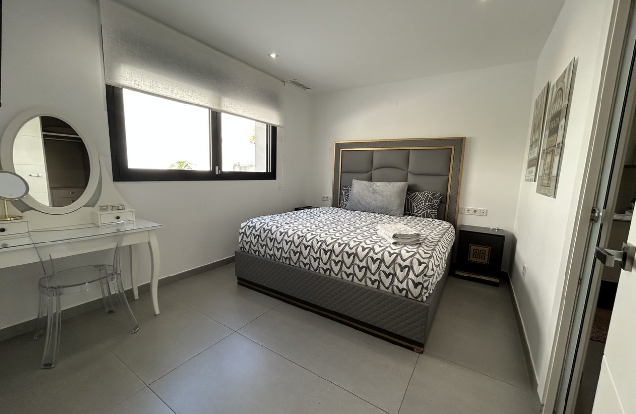 Resale - Villa - Los Balcones