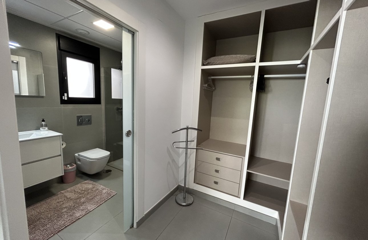 Resale - Villa - Los Balcones