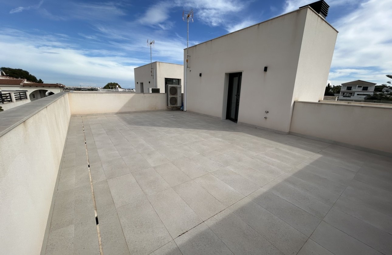 Resale - Villa - Los Balcones