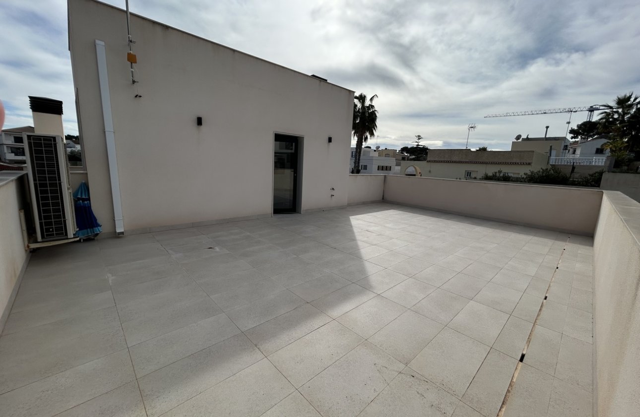 Resale - Villa - Los Balcones