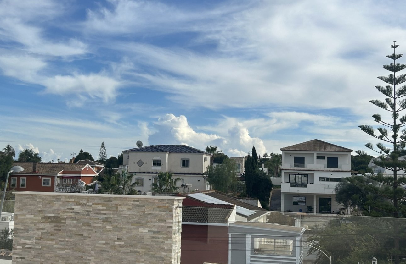 Resale - Villa - Los Balcones