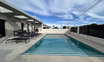 Resale - Villa - Los Balcones