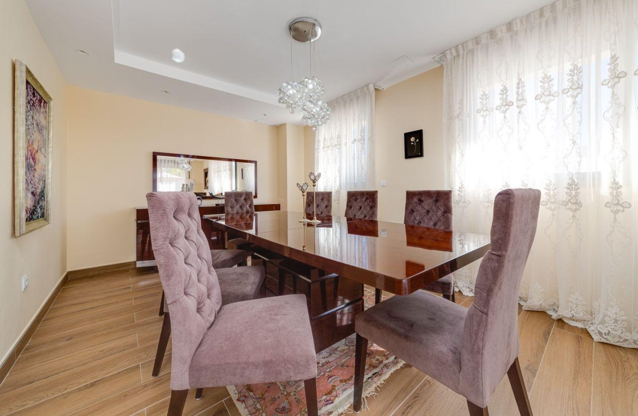 Reventa - Villa - Torrevieja - Los Balcones