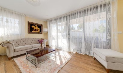 Reventa - Villa - Torrevieja - Los Balcones