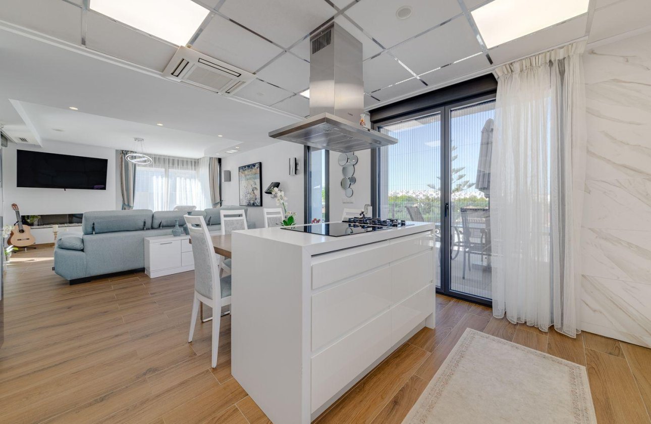 Reventa - Villa - Torrevieja - Los Balcones