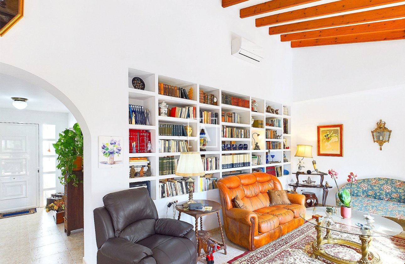 Resale - Villa - Pinar de Campoverde