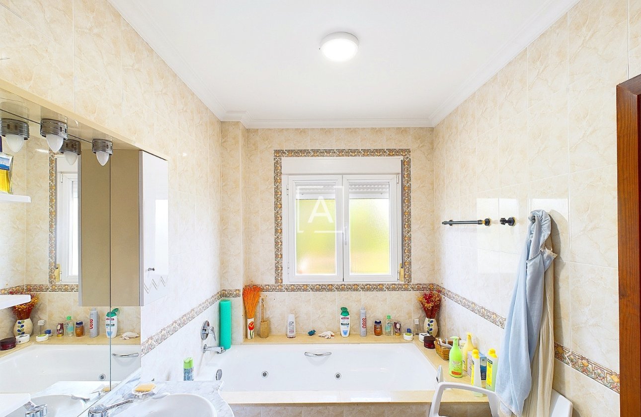 Resale - Villa - Pinar de Campoverde