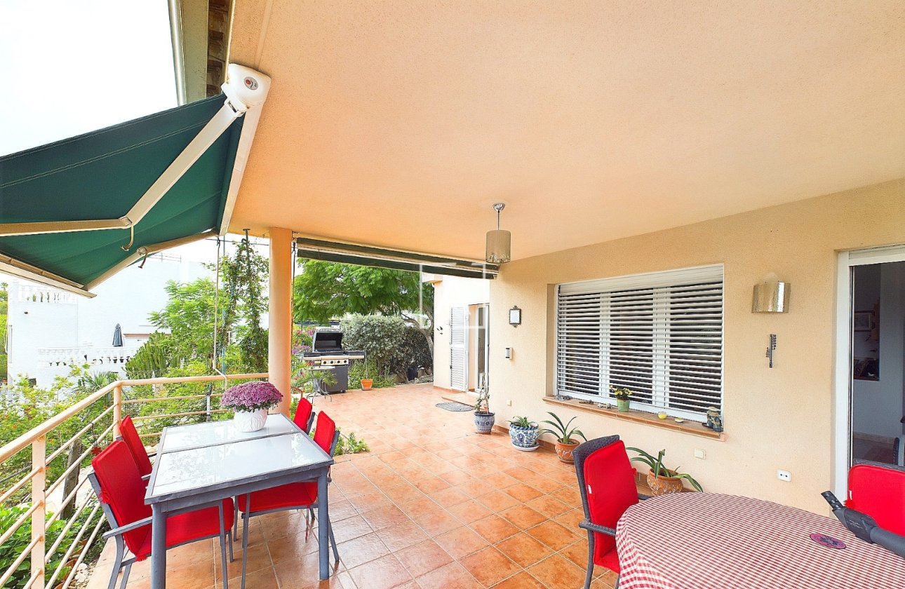 Resale - Villa - Pinar de Campoverde