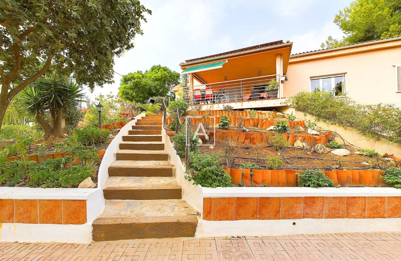 Resale - Villa - Pinar de Campoverde