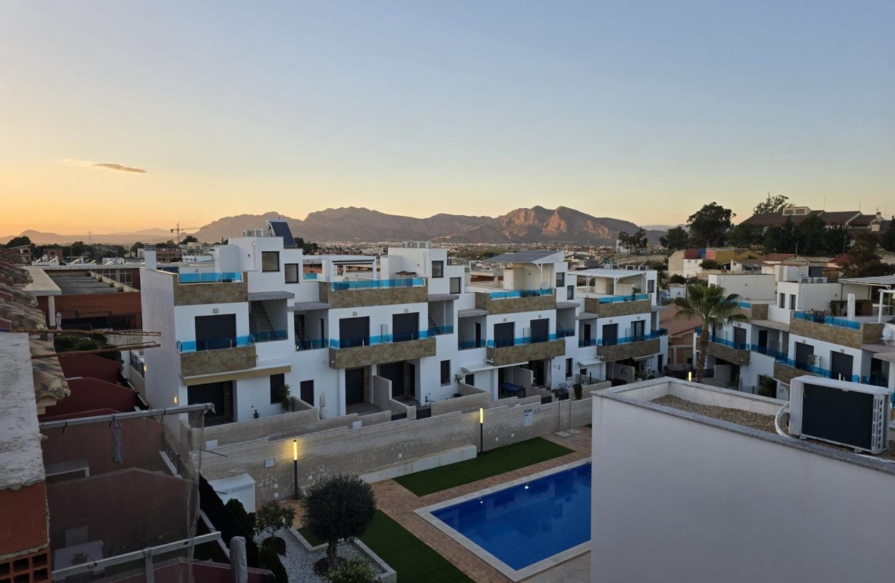 Obra nueva - Adosado - Bigastro - pueblo