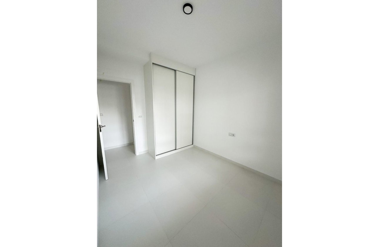 Reventa - Apartamento / piso - San Miguel de Salinas - Urbanizaciones