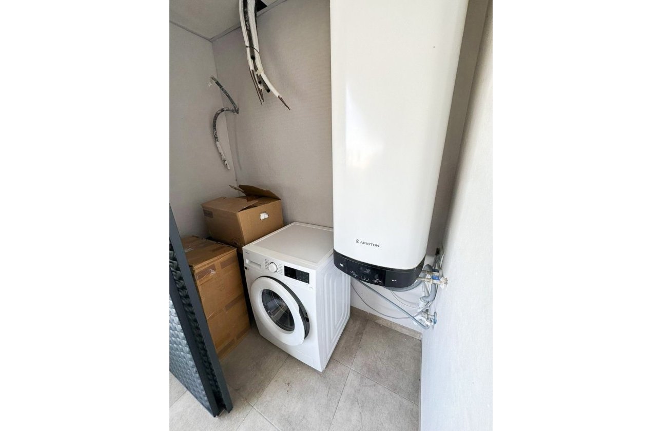 Reventa - Apartamento / piso - San Miguel de Salinas - Urbanizaciones