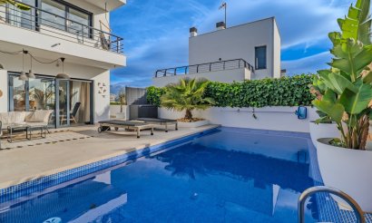 Resale - Villa - Alicante - Cabo de las Huertas