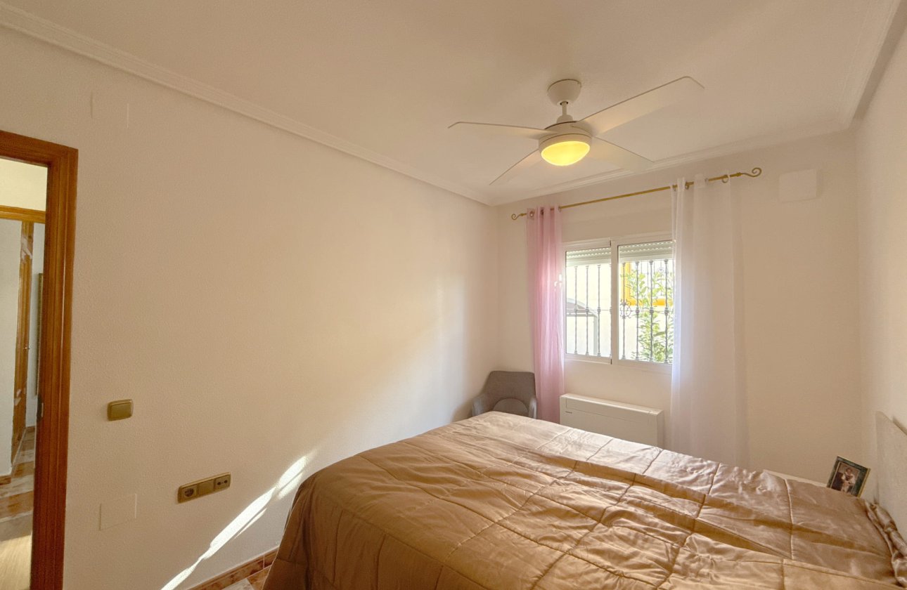 Resale - Bungalow - Cabo Roig