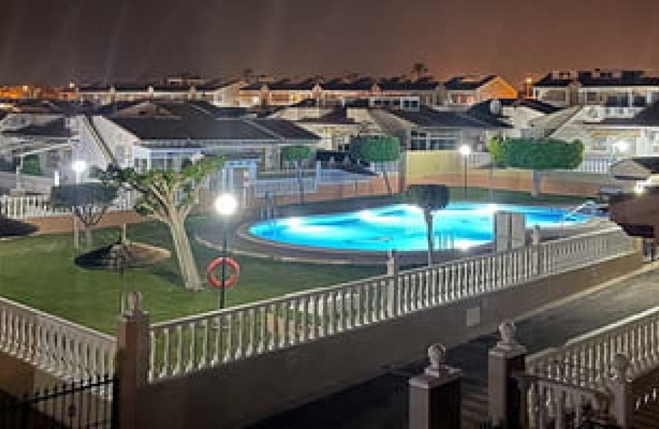 Resale - Bungalow - Cabo Roig